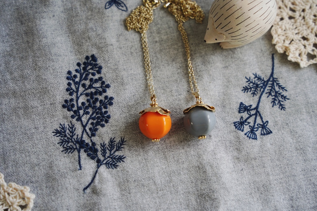 柿の実の首飾り