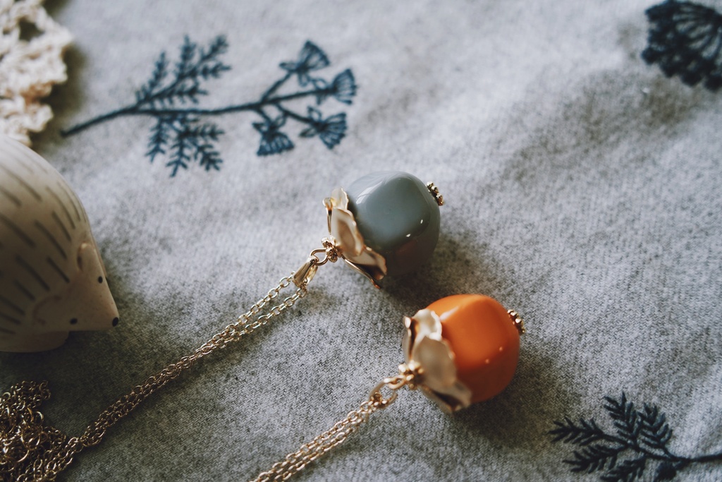 柿の実の首飾り