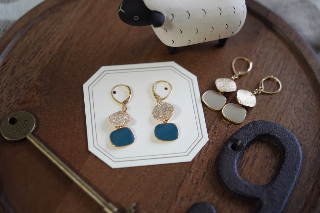 メタルプレートの耳飾り