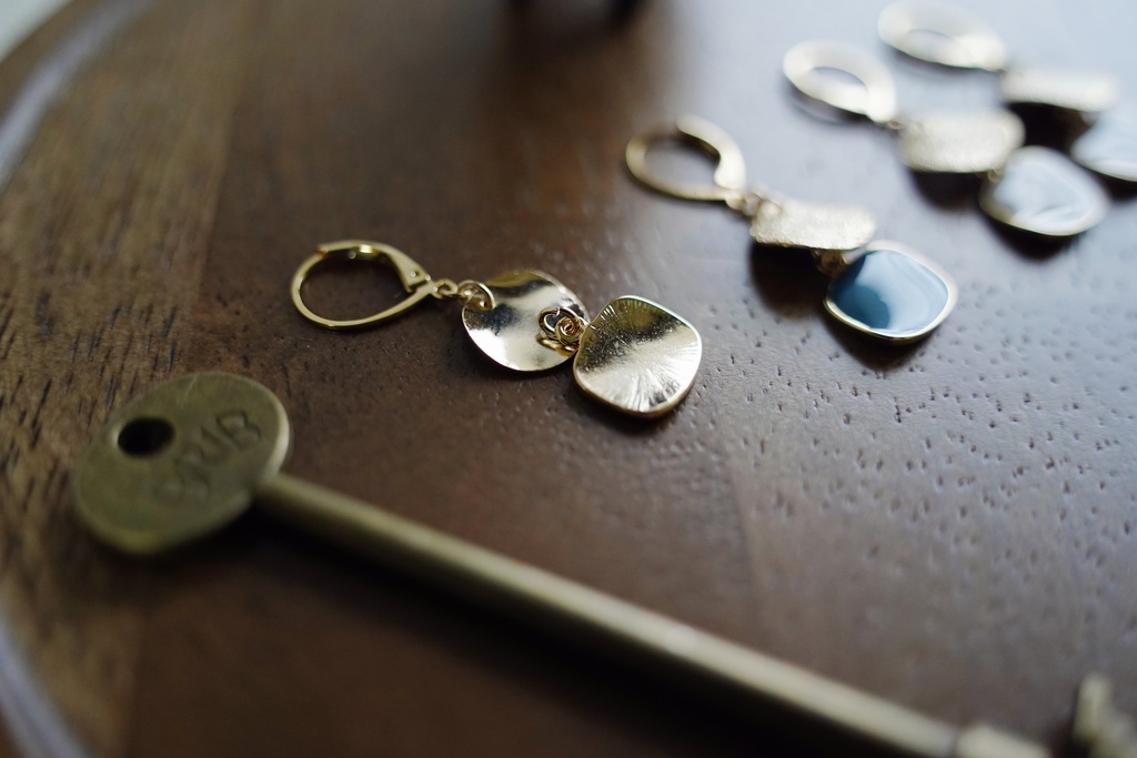 メタルプレートの耳飾り