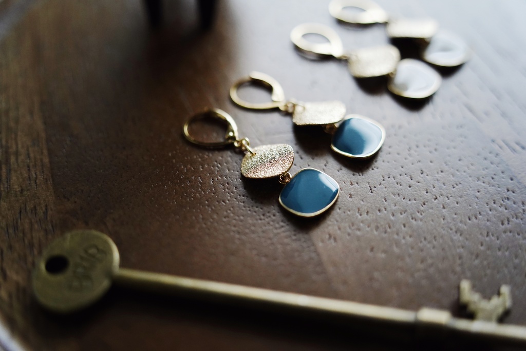 メタルプレートの耳飾り