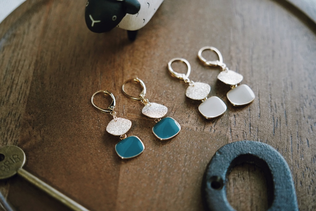 メタルプレートの耳飾り