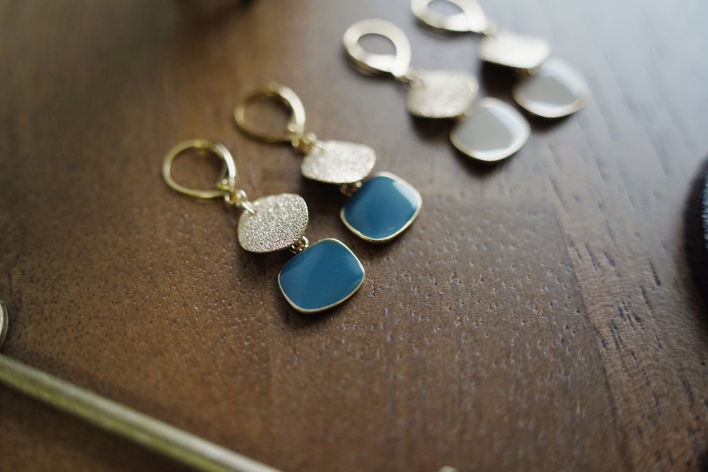 メタルプレートの耳飾り