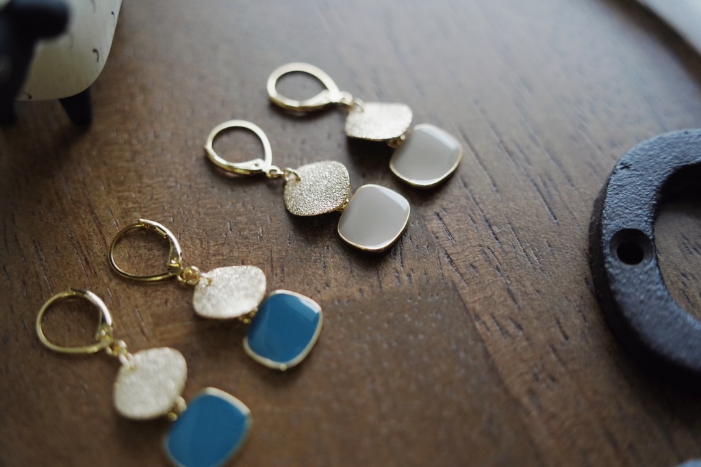 メタルプレートの耳飾り