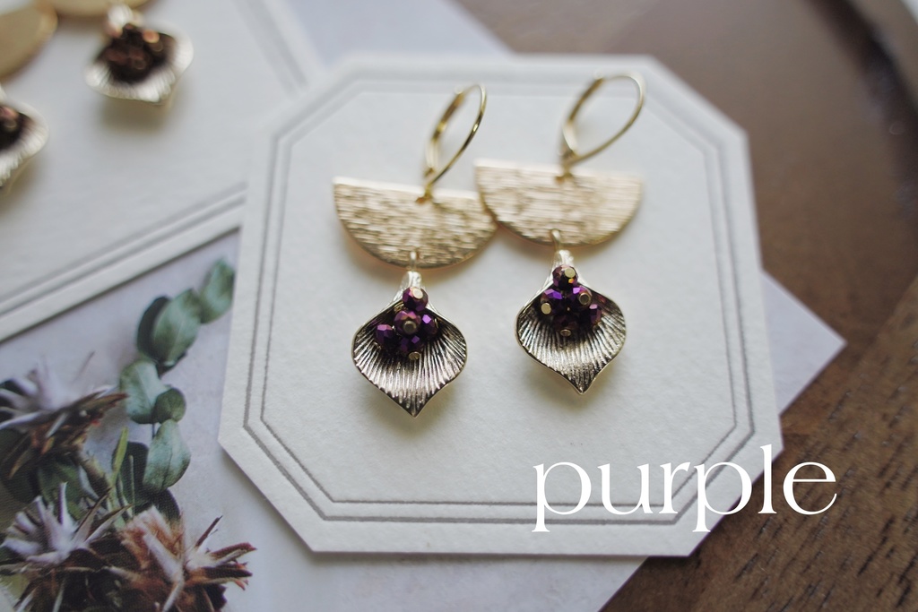 ラグジュアリーフラワーの耳飾り