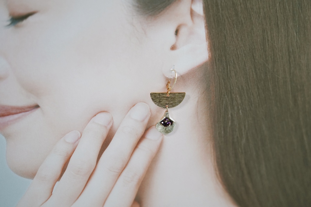 ラグジュアリーフラワーの耳飾り