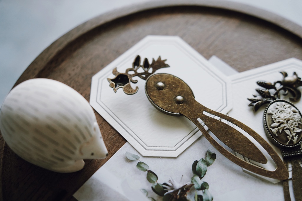 アンティークローズのブックマーカー