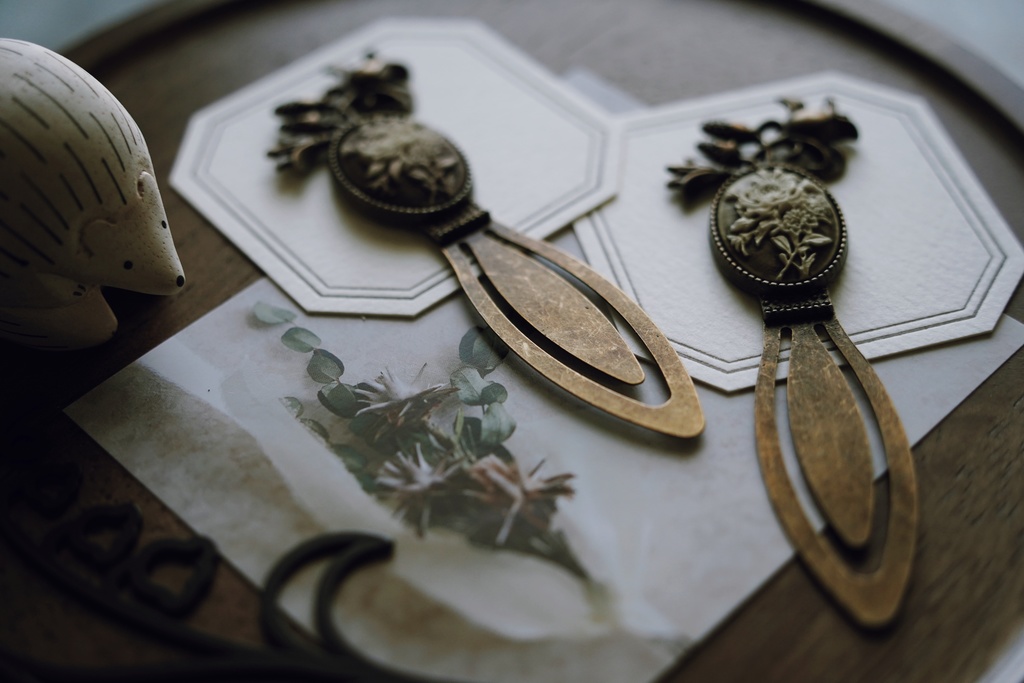 アンティークローズのブックマーカー