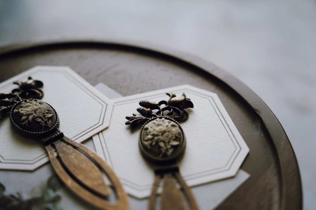 アンティークローズのブックマーカー