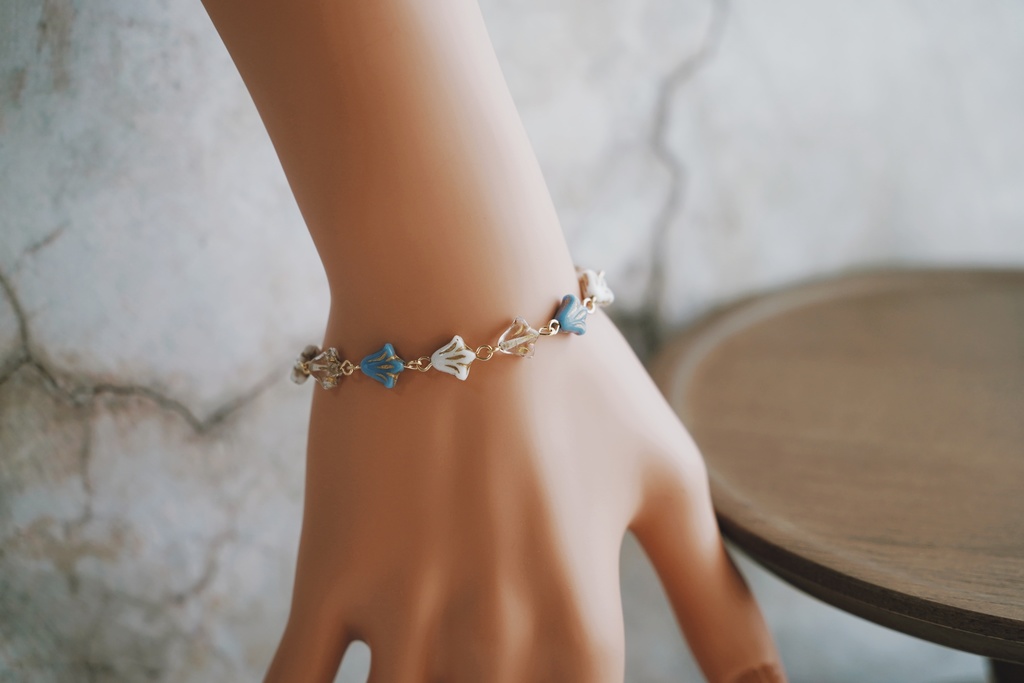 百合のブレスレット