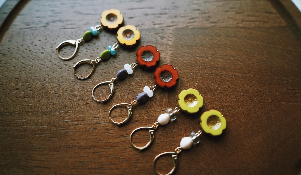 レトロ梅の耳飾り