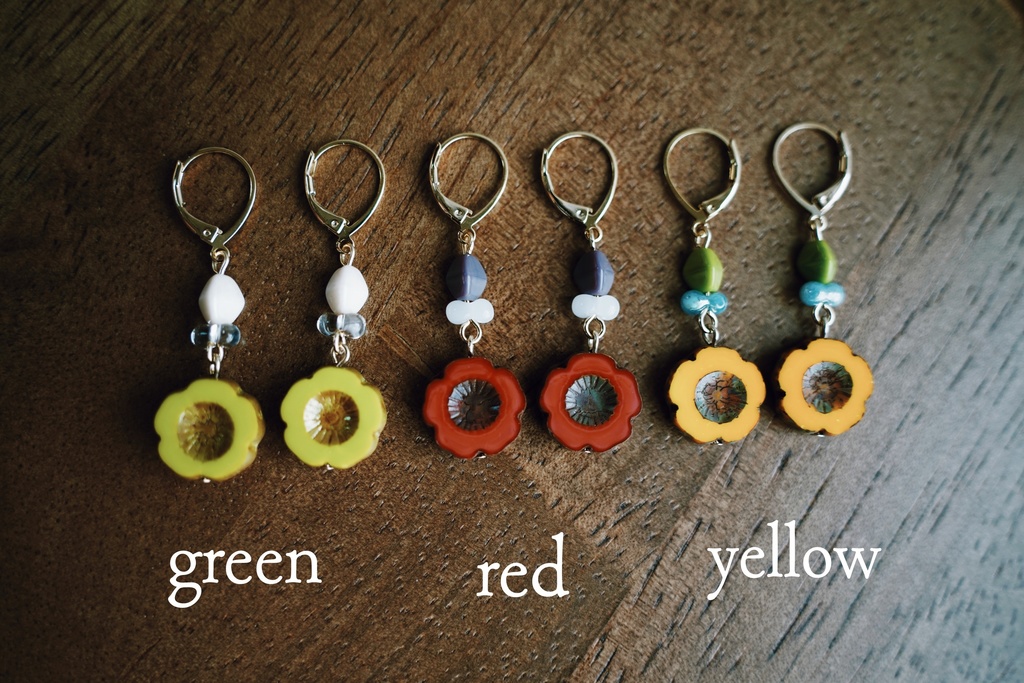 レトロ梅の耳飾り