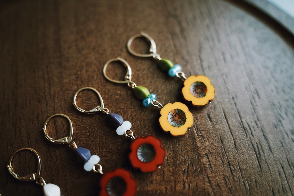 レトロ梅の耳飾り