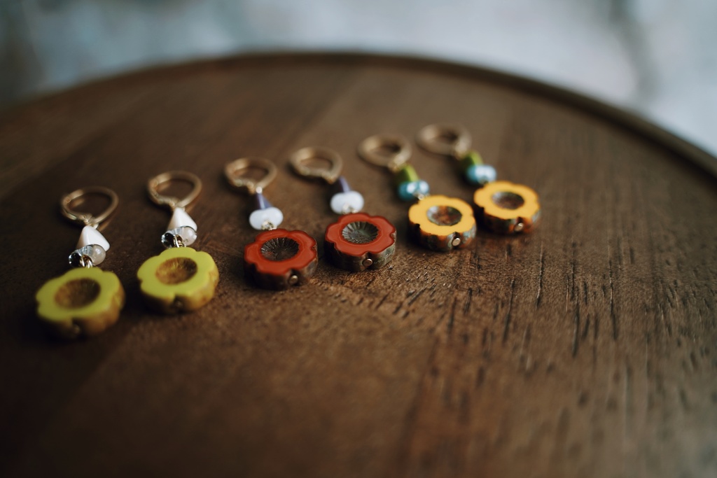 レトロ梅の耳飾り