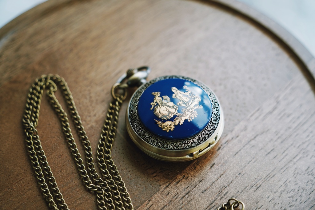 貴婦人の懐中時計