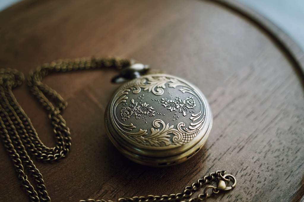 貴婦人の懐中時計