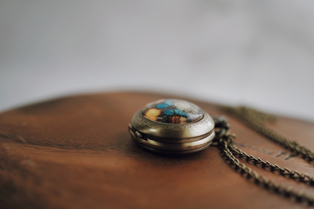 蜜蜂ト蝶々の懐中時計