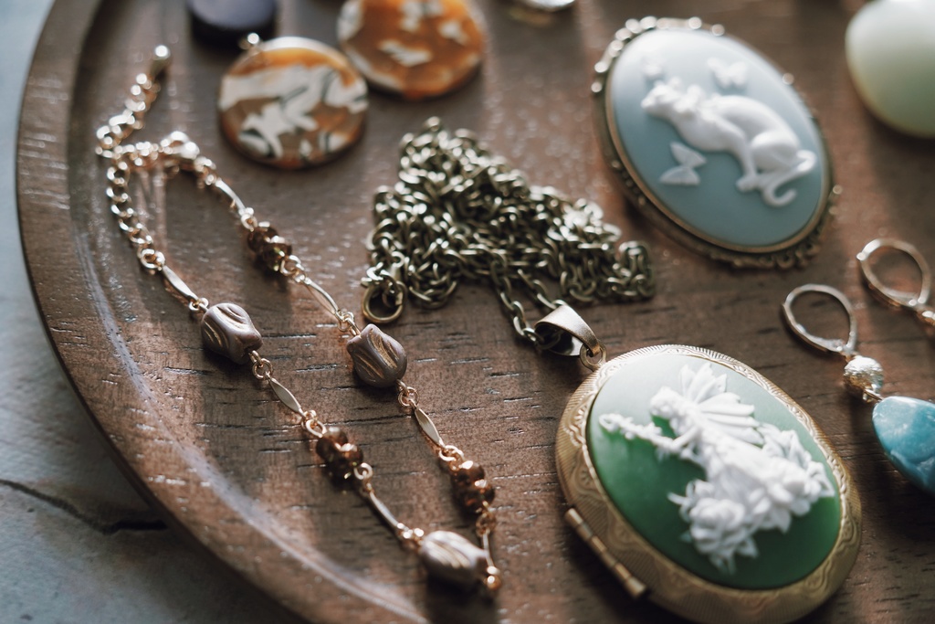 鳩羽色のブレスレット