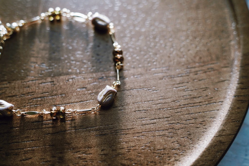 鳩羽色のブレスレット