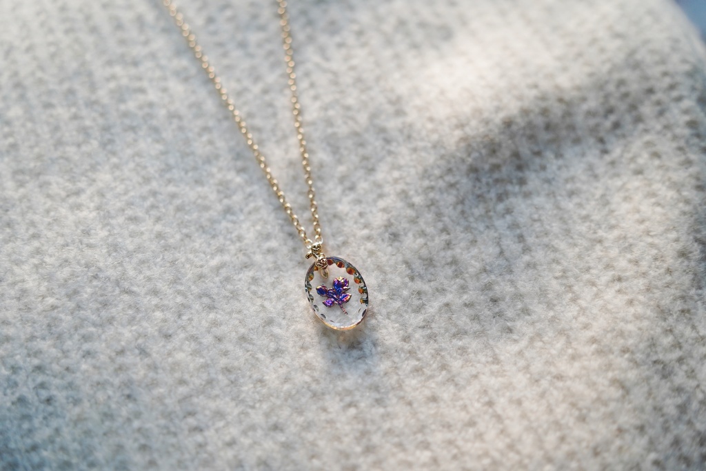 薔薇と天使の首飾り