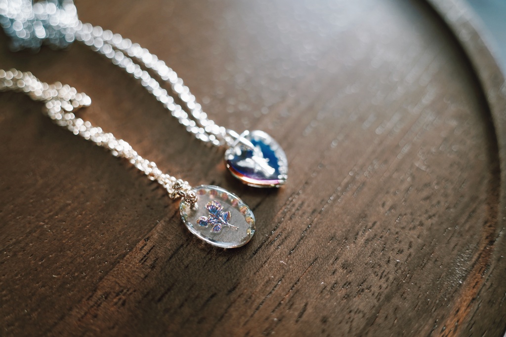 薔薇と天使の首飾り