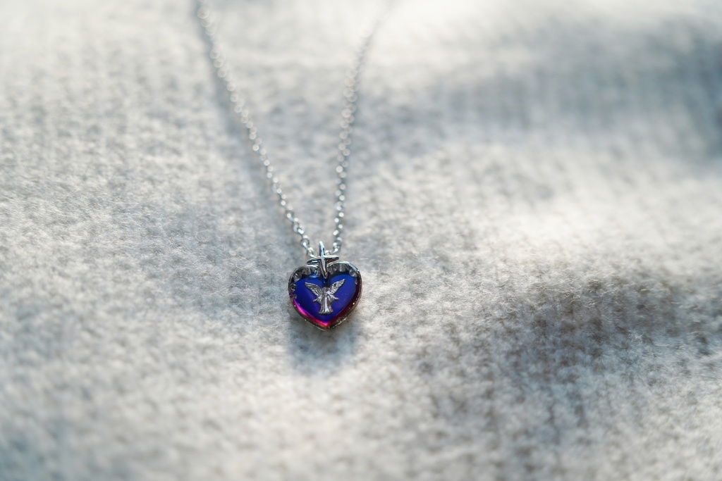 薔薇と天使の首飾り