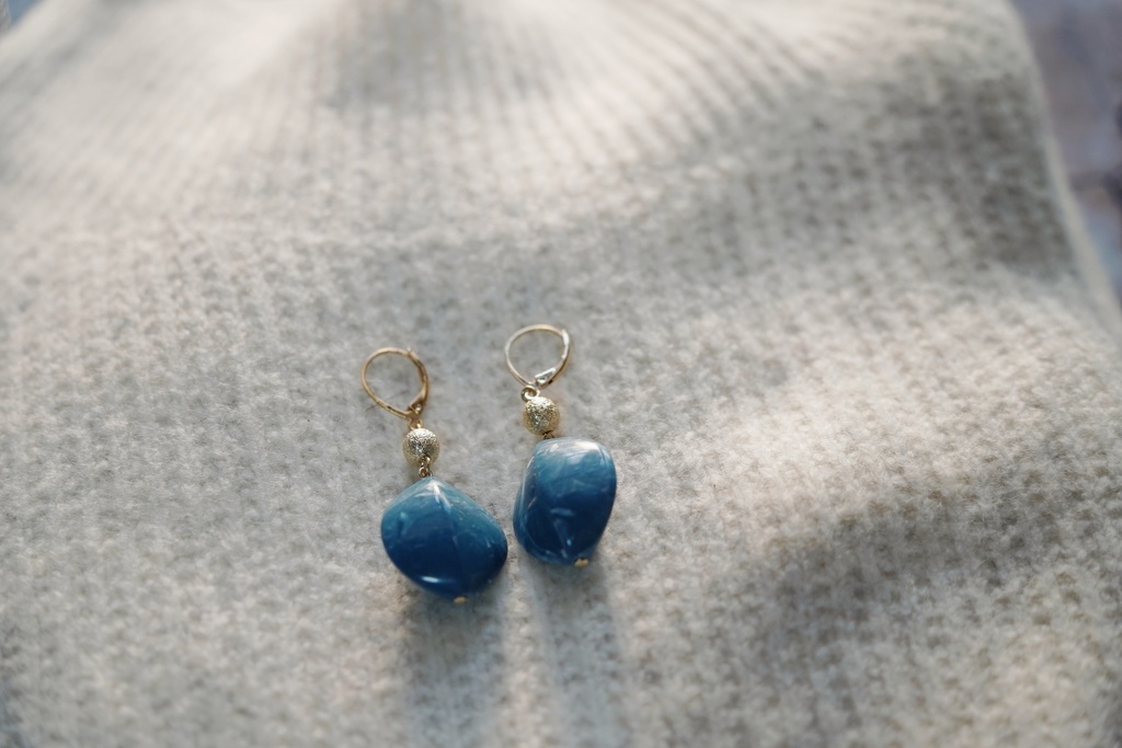 ヴィンテージアクリルの耳飾り