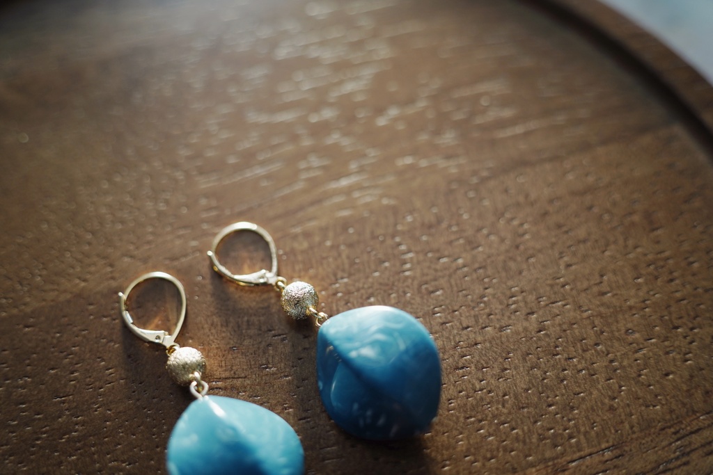 ヴィンテージアクリルの耳飾り