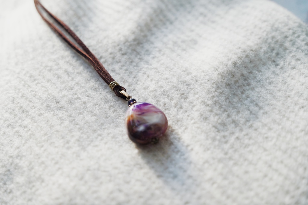 ヴィンテージアクリルの首飾り