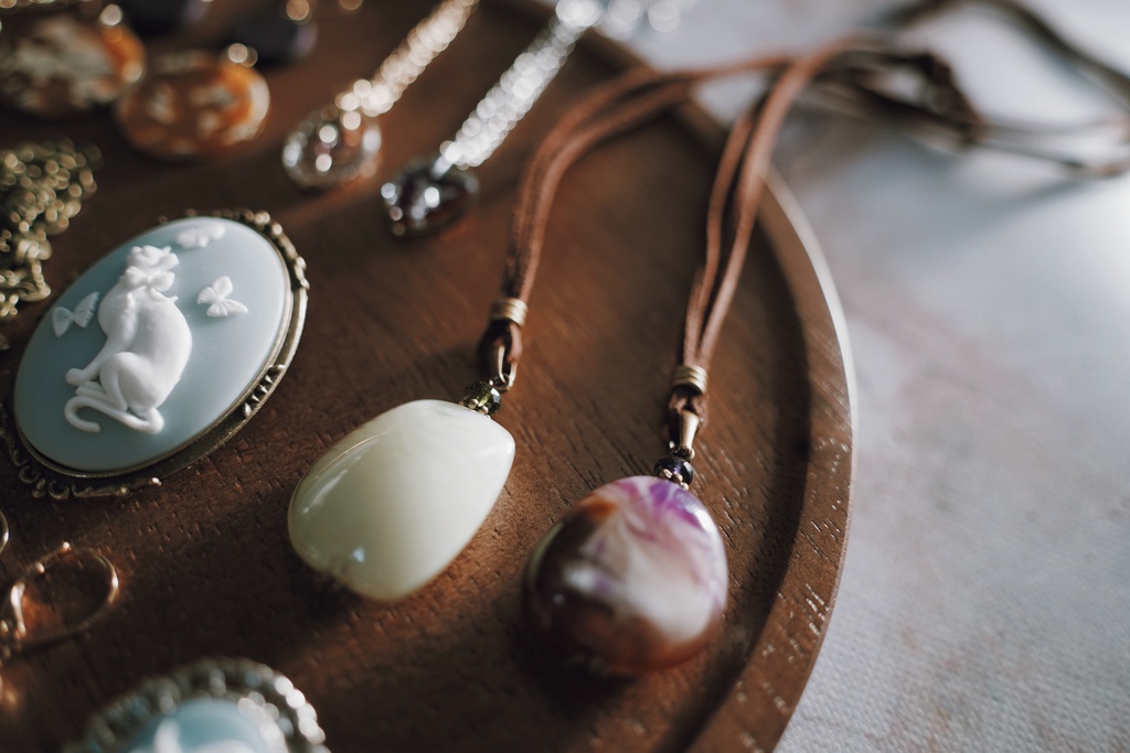 ヴィンテージアクリルの首飾り