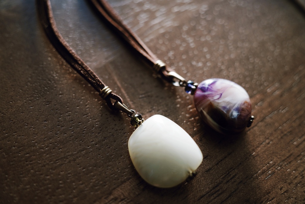 ヴィンテージアクリルの首飾り