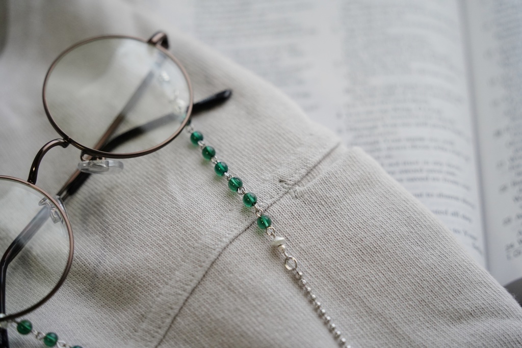 天然石のエスニック風眼鏡チェーン