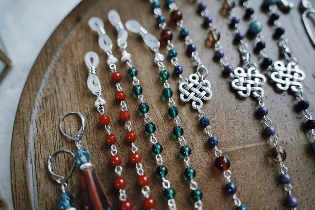 天然石のエスニック風眼鏡チェーン