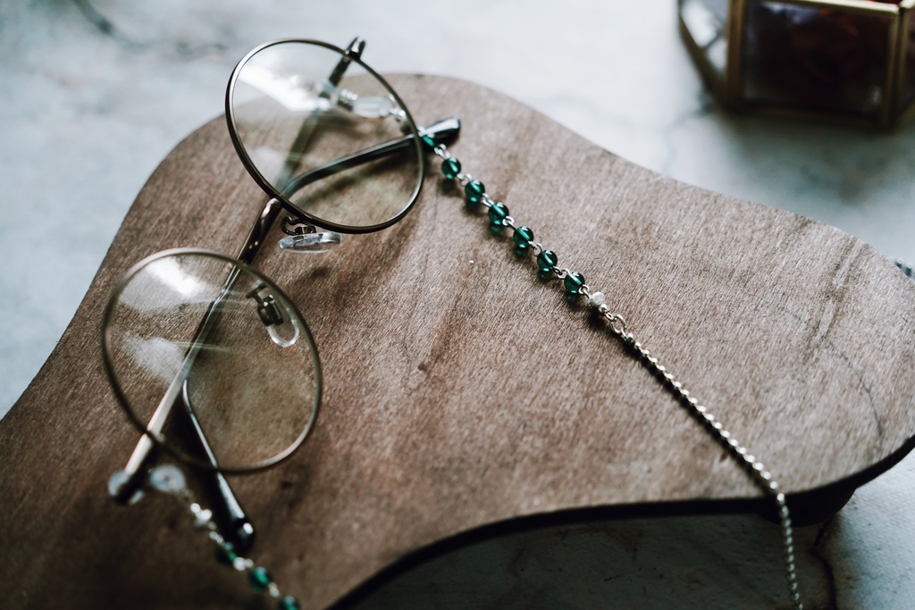 天然石のエスニック風眼鏡チェーン