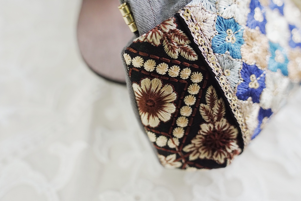 flower gardenのポーチ