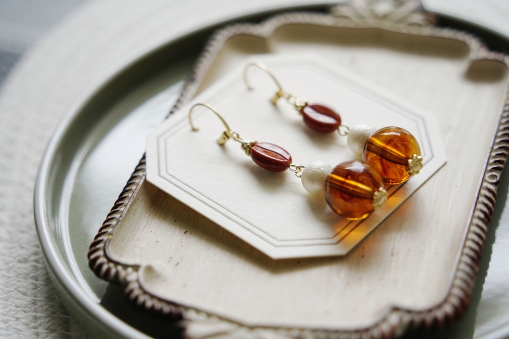 アイス珈琲色の耳飾り