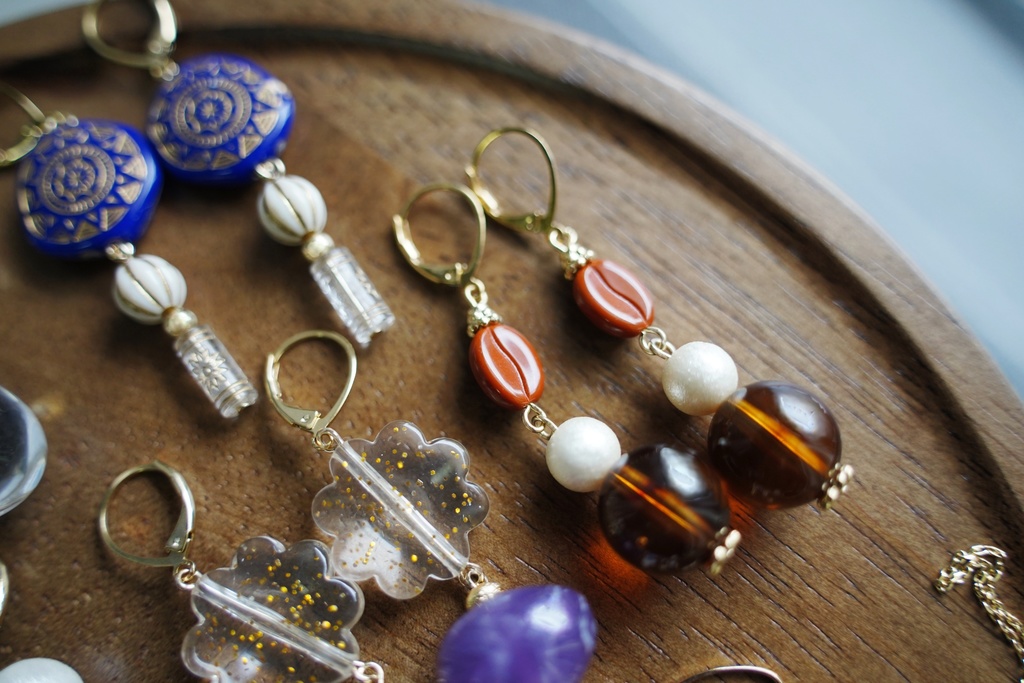 アイス珈琲色の耳飾り