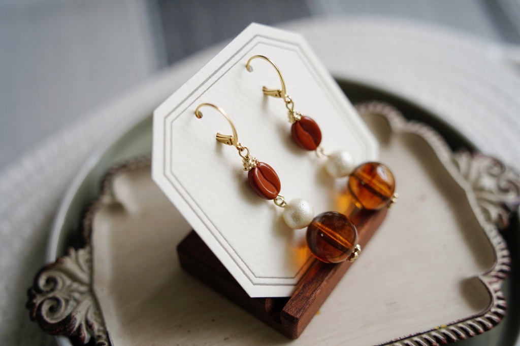 アイス珈琲色の耳飾り