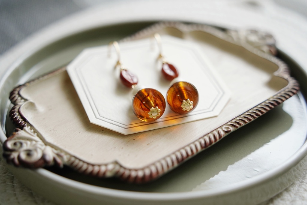 アイス珈琲色の耳飾り