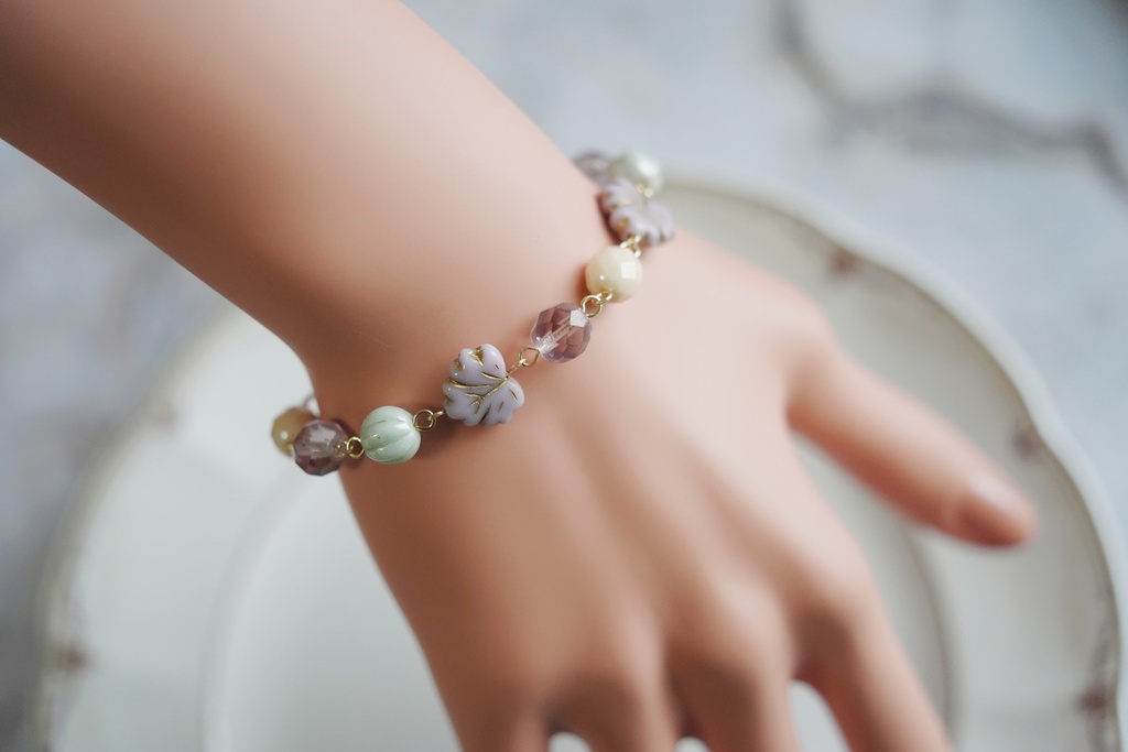 メープルリーフのブレスレット