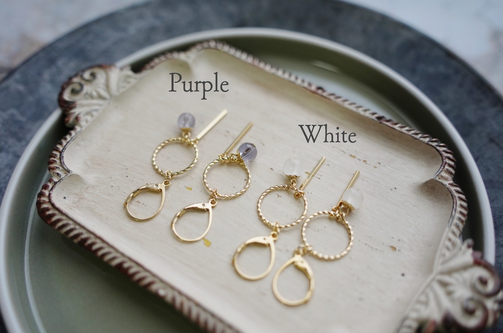 フープツイストの耳飾り