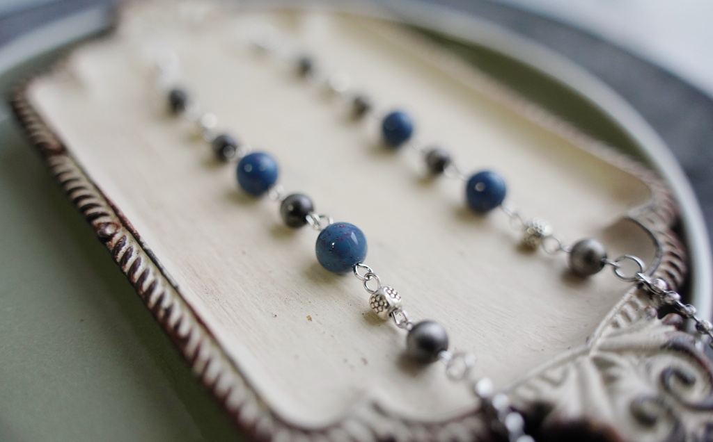 くすみBlue×grayの眼鏡チェーン