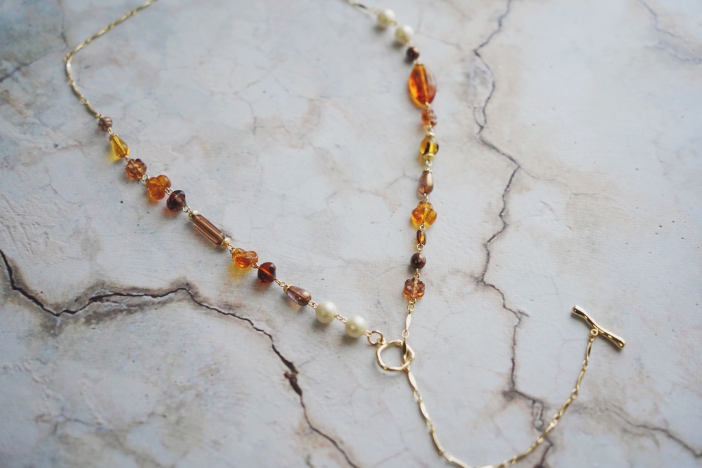 ランダムチェコビーズのロングネックレス【caramel&honey brown】