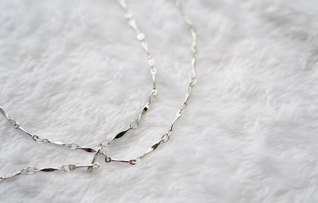 ランダムチェコビーズのロングネックレス【Winter night sky&ice blue】