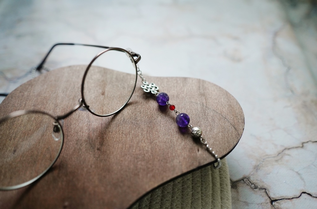 天然石とチャイニーズニットの眼鏡チェーン