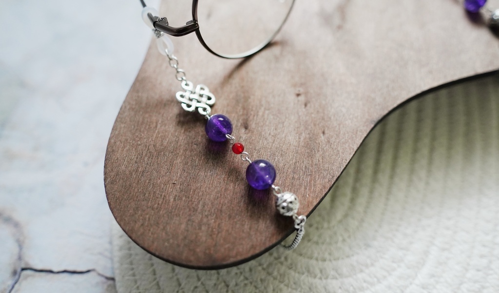 天然石とチャイニーズニットの眼鏡チェーン