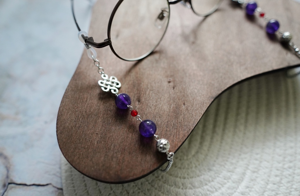 天然石とチャイニーズニットの眼鏡チェーン