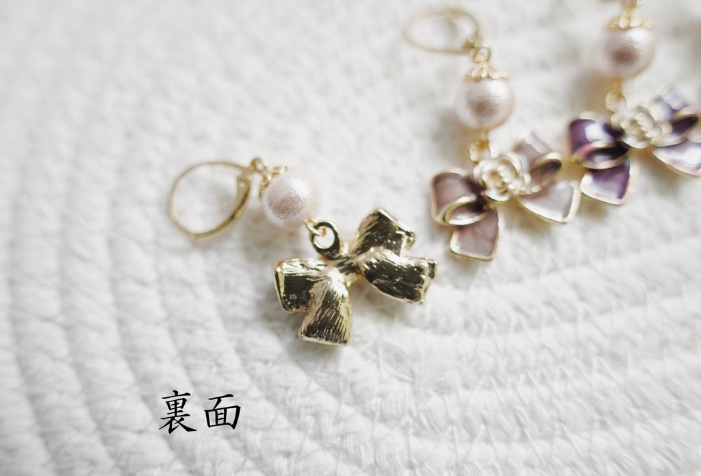 ローズリボンの耳飾り