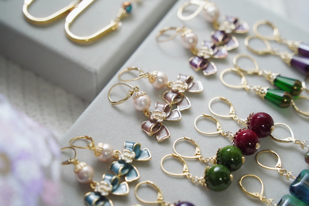 ローズリボンの耳飾り