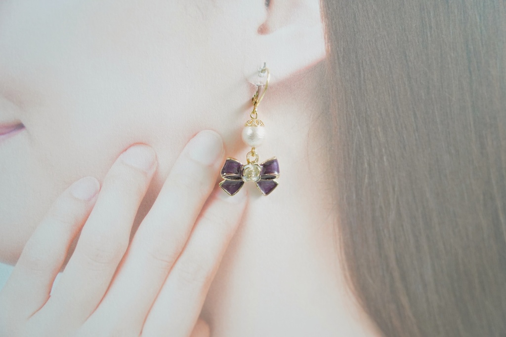 ローズリボンの耳飾り